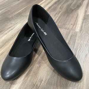 Matte Black Round Toe Flats